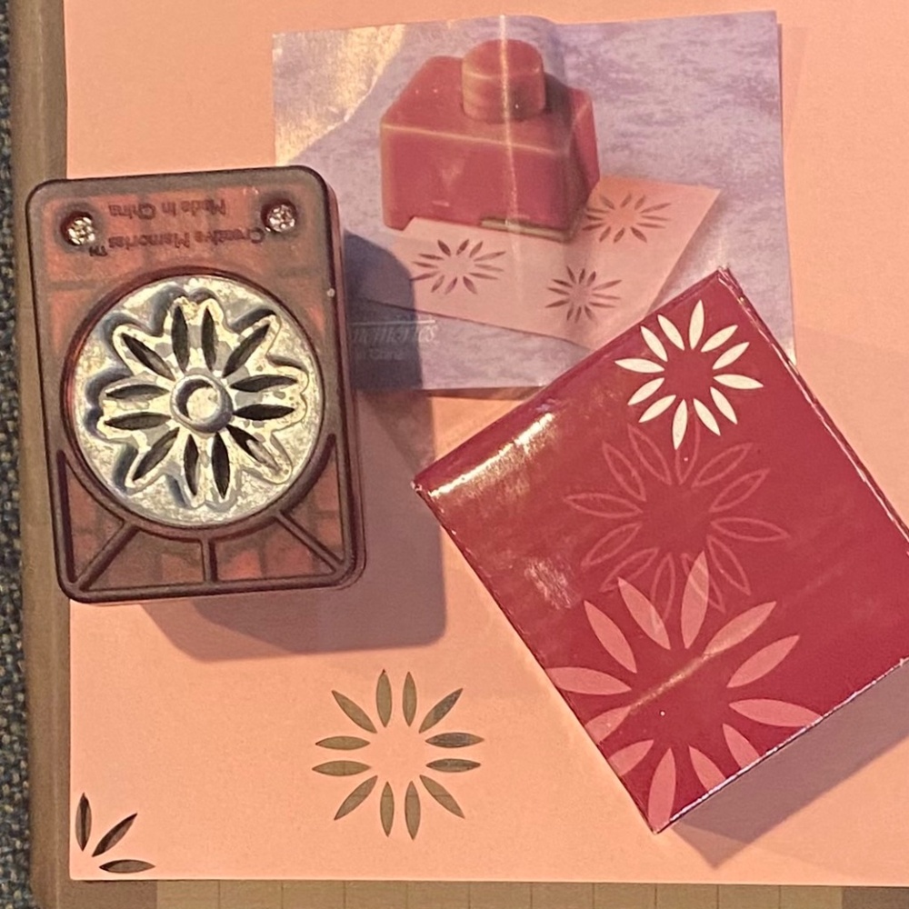 New! 🌸 Creative Memories Petal Multi Maker Flower Medallion Frame Corner Punch
